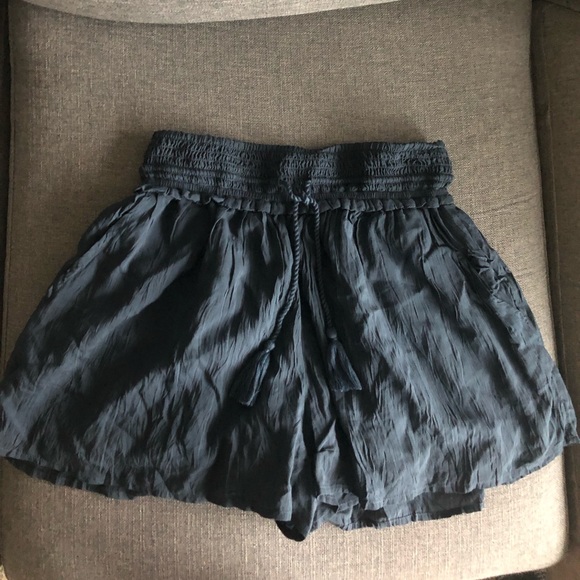 NWOT Wilfred Blais Shorts - Picture 2 of 5